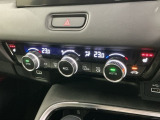 フロント両席にはシートヒーターが付いています!寒い日に便利な装備ですね。