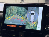 【パノラミックビューモニター】専用のカメラにより、上から見下ろしたような視点で360度クルマの周囲を確認することができます☆死角部分も確認しやすく、狭い場所での切り返しや駐車もスムーズに行えます。