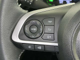 ステアリングスイッチ装備!運転しながら手元でオーディオの操作などができます。