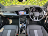 Audiのインテリアはエクステリア同様、優れたデザイン性とクオリティ、そして機能性を兼ね備えております。