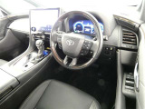 【運転席】運転席周りの画像です。プロの手で隅々までクリーニングしています。ご来店いただき実際に見てみてくださいね☆