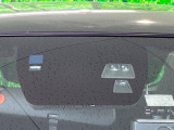 【スマートシティブレーキサポート】低速走行中に前方の車両等を認識し、衝突しそうな時は警報とブレーキで衝突回避と被害軽減をアシスト。より安全にドライブをお楽しみいただけます。