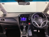 フロントガラスが大きく、ワイドな視界で運転もしやすくなるように、設計されています。