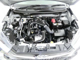 【エンジンルーム】・・・内外装だけでなくこちらもクリーニング済み。 納車までにもう1度しっかり点検いたしますので、安心してお乗りいただけると思います。
