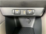 運転席・助手席シートヒーター/USB