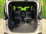 普段のお買い物や通勤、送迎等に十分な荷室スペースを確保しております。セカンドシートを倒すと、大きな荷物の積載も可能です♪