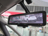 スマートルームミラー。フル乗車+積載時もカメラ画像にて後方確認。心強い味方です☆