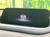 【メーカー純正ナビ】インテリアに溶け込むスタイリッシュな「専用設計」メーカーナビを装備♪視認性や操作性など基本性能にも優れ、より上質なカーライフをお楽しみいただけます。