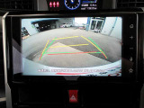 バックカメラで後方がリアルタイム映像で確認できます!商業施設や駐車場でのバック時、夜間のドライブでも安心です♪