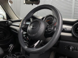 ◆LIBERALAは、輸入車選びの新たなスタイルを提案するインポート・セレクト・ブランドです。オーナー様となる方がクルマから直接感じる感性を第一にした、最良の一台との出会いをコーディネートいたします。