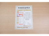 【車両検査証明書】店頭にてクルマの状態が一目で分かる検査証明書を公開中。トヨタ認定検査員が厳しく査定し、状態を点数と図解で表示しています。修復歴はもちろん、傷やヘコミの箇所や程度がご確認いただけます。