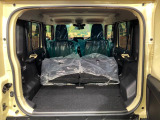 普段のお買い物や通勤、送迎等に十分な荷室スペースを確保しております。セカンドシートを倒すと、大きな荷物の積載も可能です♪