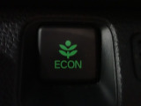 エンジン、エアコンなどを制御し低燃費な『ECONモード』に、また走りを楽しみたいとき、空調など快適性を重視したいときにはスイッチOFFで通常モードに切り替えができます!