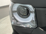 LEDヘッドライトは、点灯の瞬間から最大光量を発揮し、突然暗くなるトンネルなどでの安定感を高めます。