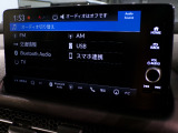 CD、DVD、Bluetooth、AM、FM、AUX、スマートフォン接続ができます。