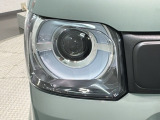 LEDヘッドライトは、点灯の瞬間から最大光量を発揮し、突然暗くなるトンネルなどでの安定感を高めます。