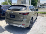 【CX-5】上質感と精悍さを兼ね備え、ワイド感を強調した意匠。オールラウンドな機能美と品格、洗練されたデザイン。