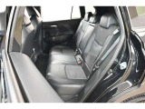 中古車をキレイで気持ちよくお乗りいただけるよう、エンジンルームからシートを外した洗浄まで、目に見えない部分も徹底的に洗浄しています!