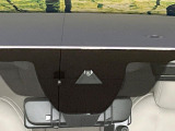 【i-ACTIVESENSE】走行中に前方の車両等を認識し、衝突しそうな時は警報とブレーキで衝突回避と被害軽減をアシスト。より安全にドライブをお楽しみいただけます。