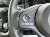 【ステリモ】ステアリングリモコンスイッチにてオーディオ操作可能となっており、運転にも集中できます。少しでも視線移動を減らし事故に遭う確率を下げます。