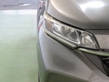 LEDヘッドライトは、点灯の瞬間から光量を発揮し、突然暗くなるトンネルなどでの安定感を高めます。