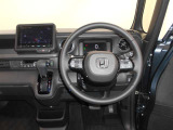 機能的にまとめられた運転席回り。運転しやすさにこだわりました。