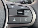 ■アダプティブクルーズコントロール(ACC)■前走車との車間距離を維持しながら、設定した車速内で自動的に加減速の支援を行います。高速道路や長距離運転の際に便利な機能です!
