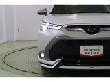 洗練されたデザインのBi-BeamLEDヘッドランプ。LEDシーケンシャルターンランプ、クリアランスランプ、デイタイムランニングランプを備えています。オートライト搭載。オートハイビームも装備しています