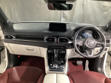 安全運転と情報操作を両立する運転席まわり。さまざまな情報を扱いながら正しい姿勢で安全に運転できることを追求したコックピット!