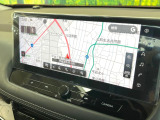 【メーカー純正ナビ】インテリアに溶け込むスタイリッシュな「専用設計」メーカーナビを装備♪視認性や操作性など基本性能にも優れ、より上質なカーライフをお楽しみいただけます。