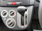4WD/ワンオーナー/純正オーディオ/CD/ラジオ/AUX/キーレスキー/エアコン/フルフラットシート/アクセサリーソケット/取扱説明書/メンテナンスノート