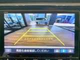 【バックカメラ(3モード)】視点を切り替えて後方を確認でき、駐車や車庫入れも安心です。