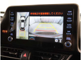 バックガイドモニターで、後方を確認しながら安心して駐車することができます。運転初心者も熟練者も必須の機能ですよ!