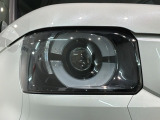 LEDヘッドライトは、点灯の瞬間から最大光量を発揮し、突然暗くなるトンネルなどでの安定感を高めます。