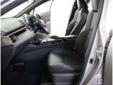 高いホールド性で運転姿勢が安定します。長距離ドライブでも疲れにくいのが魅力です。快適なドライビングライフをお送りください♪
