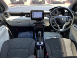 [室内]黒を基調としたシックな室内です☆落ち着いて運転して頂けます♪