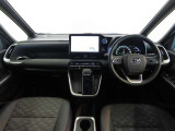 見通しのよいすっきりとした視界で、誰でも運転しやすいです。運転のしやすさは疲れにくさにも繋がりますよ♪