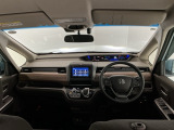 【前方視界】開放的な前方視界!運転がしやすく疲れにくいです♪窓が大きく、見通しがとっても良いおクルマですよ♪