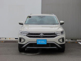 LEDマトリクスヘッドライト「IQ.LIGHT」を装備。フロントカメラで対向車や先行車を検知してLEDを個別で自在に点灯消灯の制御をし、最適な配光を可能にしたヘッドライトシステムでございます。