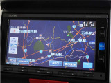 【ナビゲーション】起動までの速度と地図を検索する速度が最大の魅力。初めての道でも安心・快適なドライブをサポート出来ます。操作も簡単で、ストレスフリーなドライブを提供。