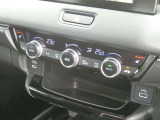 左右独立温度コントロール式フルオートエアコン / 運転席&助手席シートヒーター
