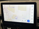 【10.5インチナビ】高級感とインパクトのある大画面ナビを装備。各種オーディオ操作はもちろん、スマホ連携もできる利便性の高いナビです♪