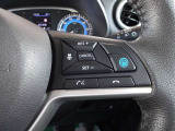 プロパイロットスイッチ!速度を設定するとアクセルを踏んでなくても走ります。高速道路等の運転に便利な機能です。