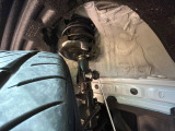 お車を安心してお乗りいただく為には、足回りの定期点検が欠かせません。サービスサポート(有償保証)では無料点検もご提供しており、安心のカーライフをお過ごしいただけるサポート体制が整っています。