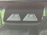 【スマートアシスト】走行中に前方の車両等を認識し、衝突しそうな時は警報とブレーキで衝突回避と被害軽減をアシスト。より安全にドライブをお楽しみいただけます。