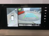 前後左右4つのカメラで、上から見たような映像をお届け、駐車時も安心、アラウンドビューモニター付(肉眼では確認し辛い左前の映像に切り替えることも可能です)。