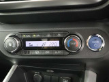 車体の前後左右に設置されたカメラにより、リアルタイムで安全確認ができるところが大きな魅力。十字路や駐車場、狭い路地での走行など、死角ができやすい場面で力を発揮します。
