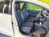 運転席シート廻りは使用感も少なく、良好な状態となっています。前オーナー様が丁寧に使っていたことがよくわかりますね。