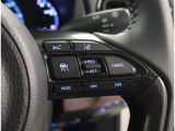 ハンドルから手を放さずに操作出来ますので、安全運転にもつながりますね