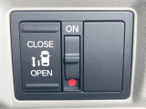 【パワースライドドア】スマートキーや運転席のスイッチでスライドドアの開閉が可能♪電動だから力を入れてドアを開ける必要が無く、小さいお子様でも、重い荷物を持っている時もラクに開け閉めできます♪